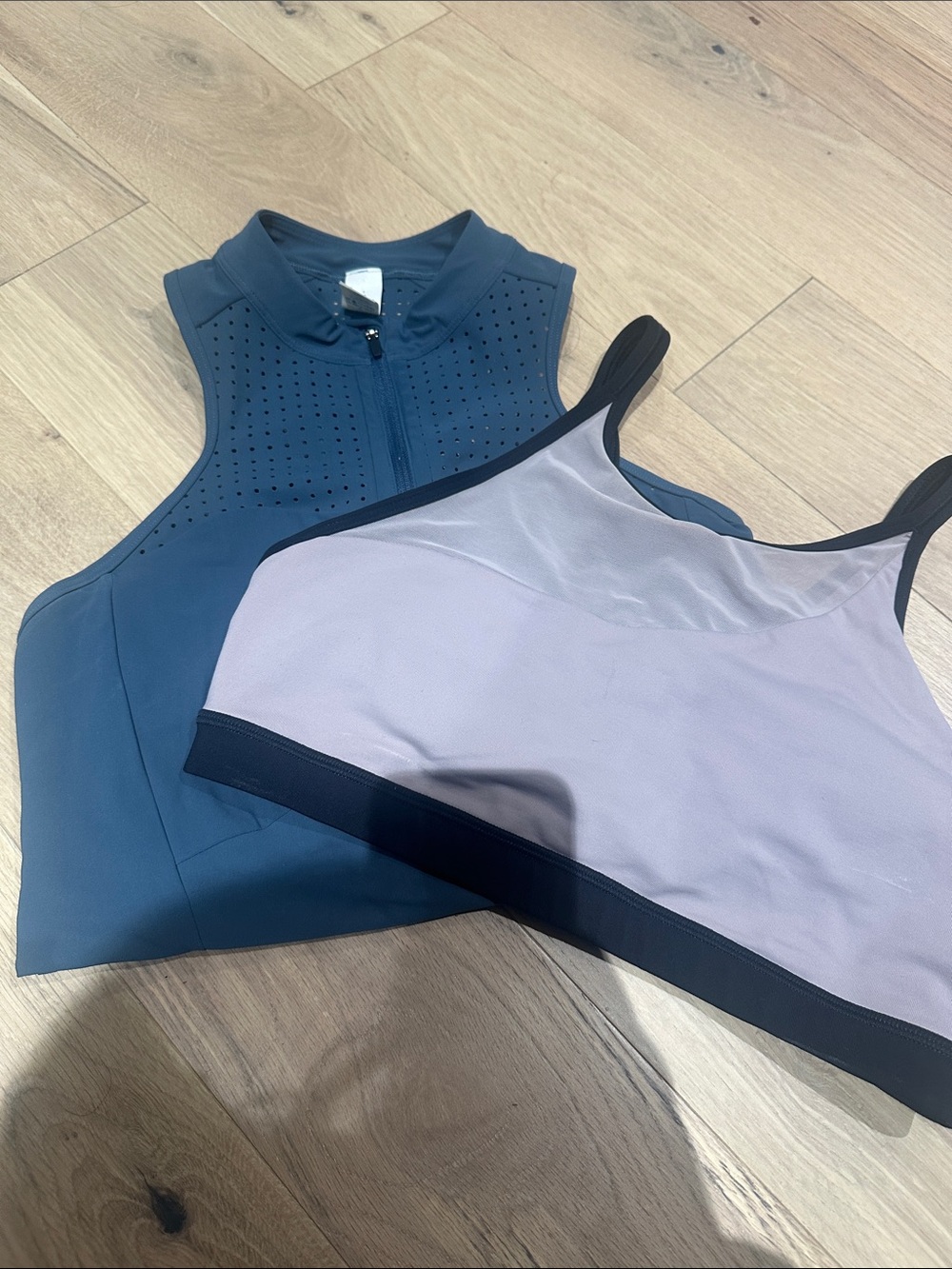 Sleeveless Zip Front Active Top and Light Lavender Sports Bra Set LULU lemon